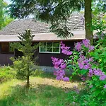Chaty, Niebieskie Drzwi Hébergement de vacances *